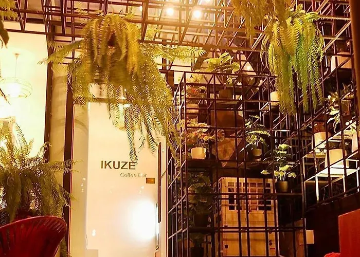 Hostal Blu Ari Stylish Gay Poshtel Bangkok