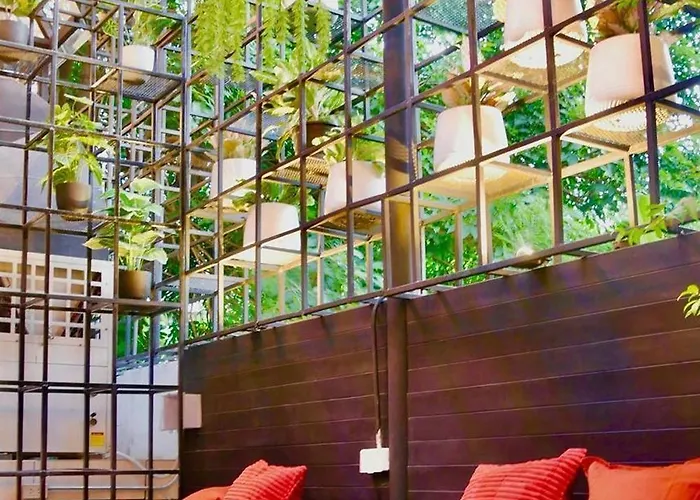 Blu Ari Stylish Gay Poshtel * Bangkok