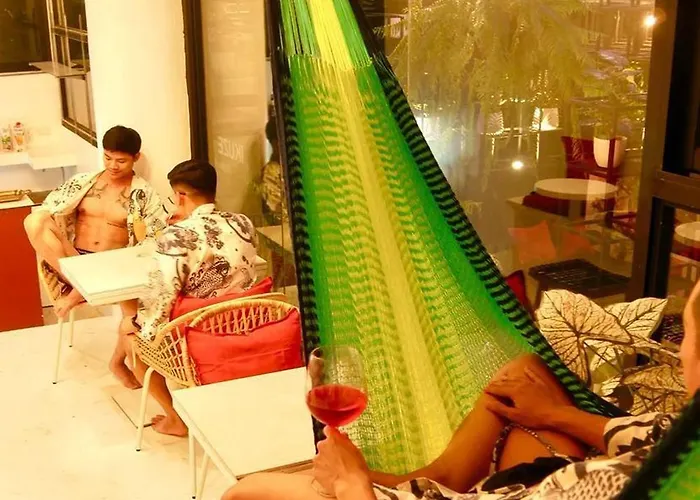 Blu Ari Stylish Gay Poshtel Bangkok