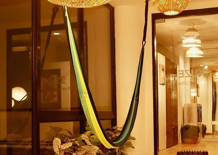 Blu Ari Stylish Gay Poshtel * Bangkok