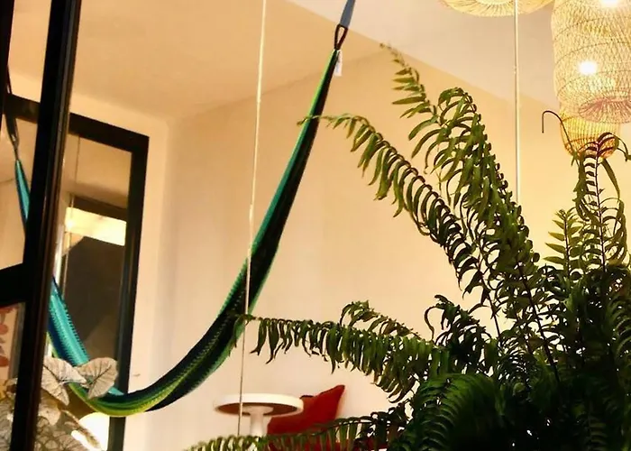 Blu Ari Stylish Gay Poshtel