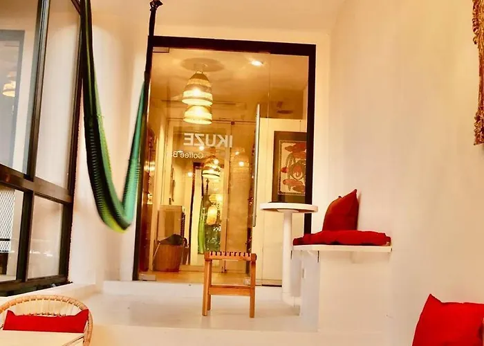 Blu Ari Stylish Gay Poshtel Hostal *