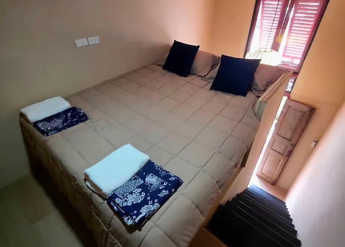 Blu Ari Stylish Gay Poshtel Hostal Bangkok