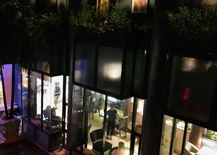 Hostal Blu Ari Stylish Gay Poshtel Bangkok