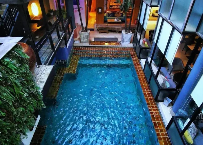 Blu Ari Stylish Gay Poshtel *