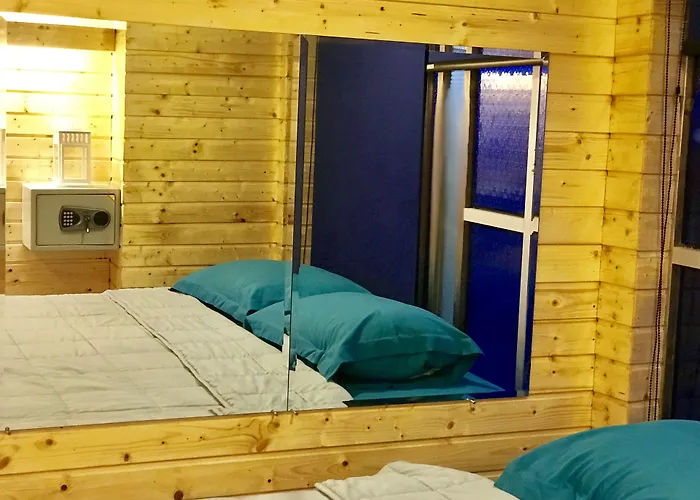Blu Ari Stylish Gay Poshtel *