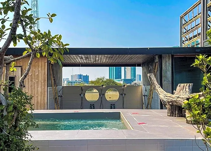 Blu Ari Stylish Gay Poshtel * Bangkok
