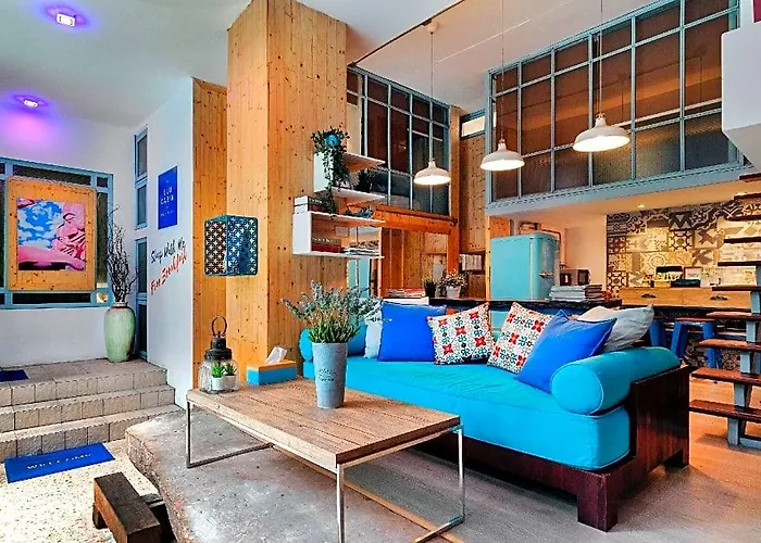 Blu Ari Stylish Gay Poshtel Bangkok