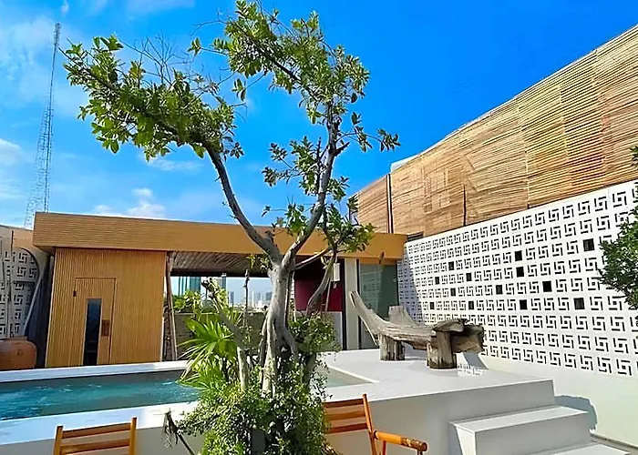 Blu Ari Stylish Gay Poshtel Hostal Bangkok