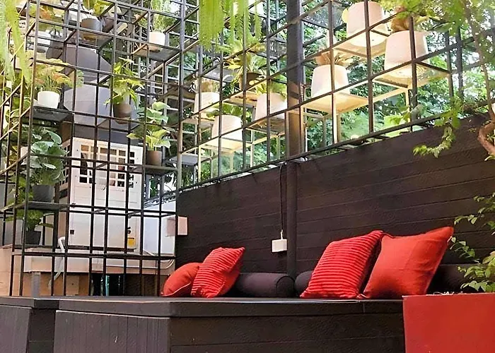 Blu Ari Stylish Gay Poshtel Hostal