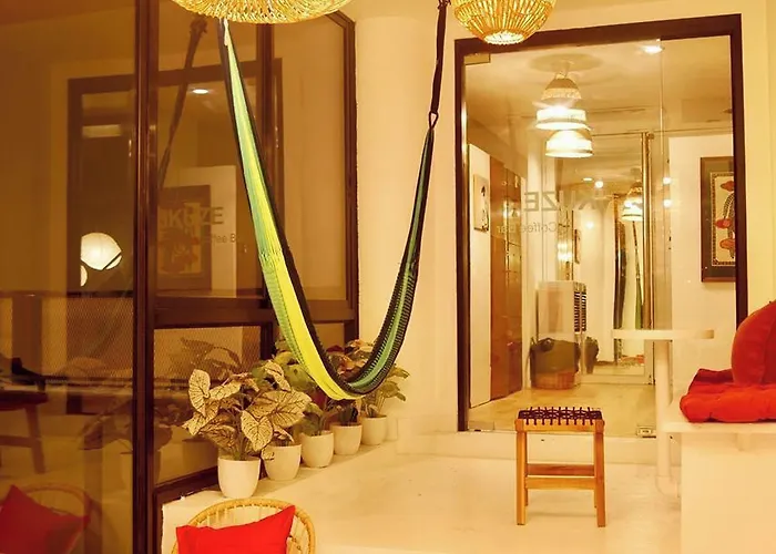 Blu Ari Stylish Gay Poshtel * Bangkok
