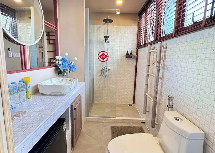 Blu Ari Stylish Gay Poshtel *