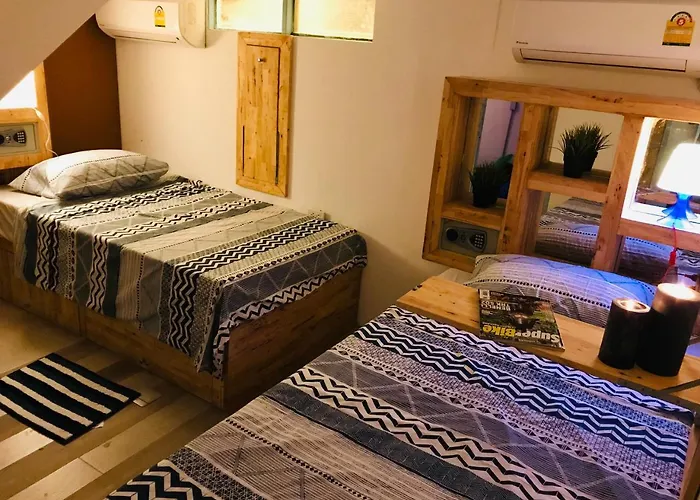 Blu Ari Stylish Gay Poshtel *