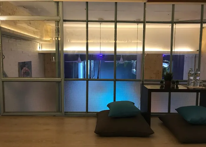 Hostal Blu Ari Stylish Gay Poshtel Bangkok