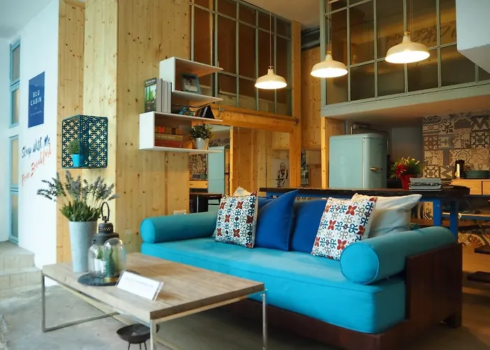 Blu Ari Stylish Gay Poshtel *